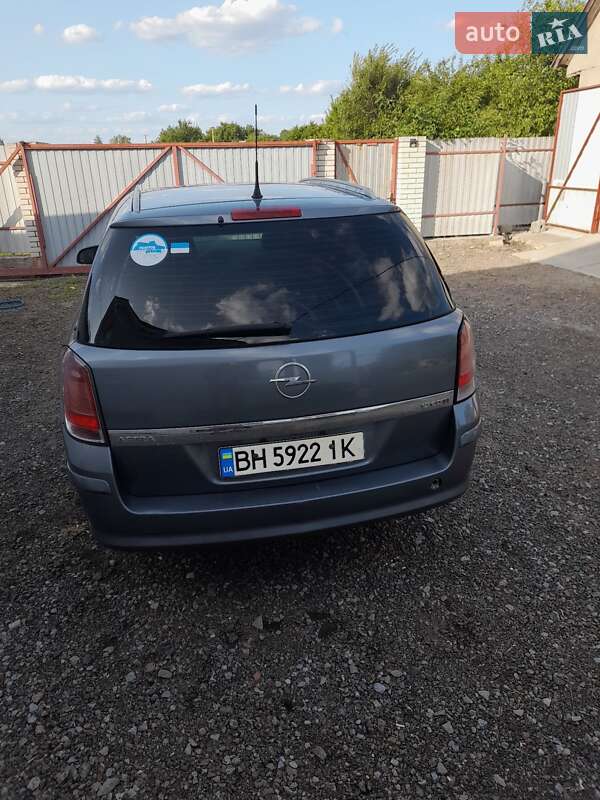 Універсал Opel Astra 2004 в Києві