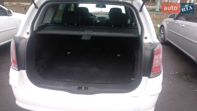Універсал Opel Astra 2010 в Києві
