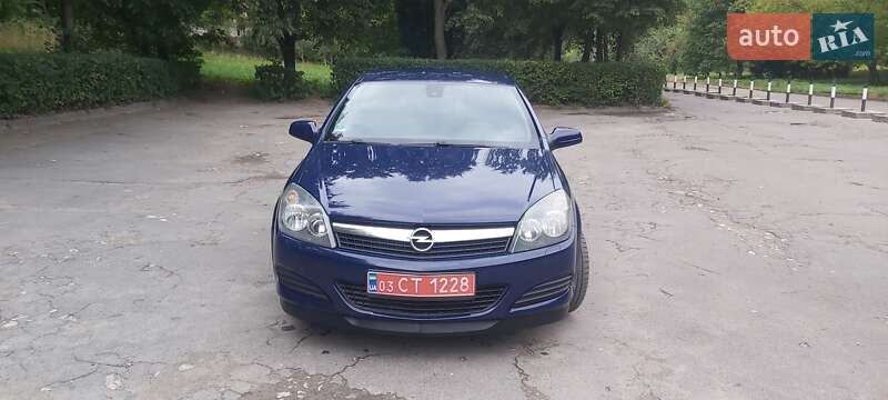 Купе Opel Astra 2008 в Тернополі