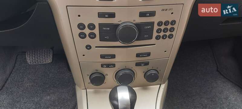 Купе Opel Astra 2008 в Тернополі