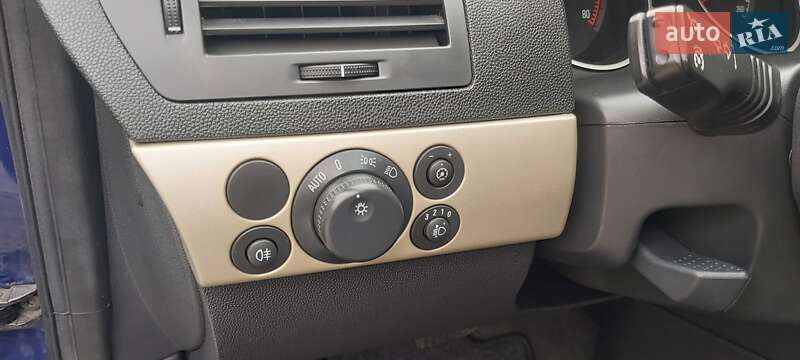 Купе Opel Astra 2008 в Тернополі