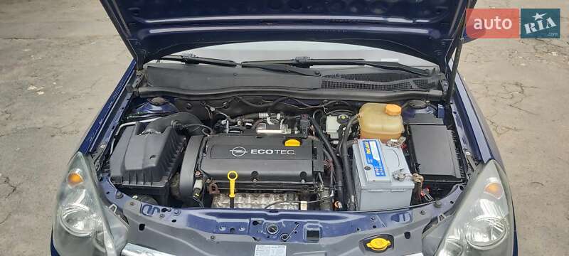 Купе Opel Astra 2008 в Тернополі