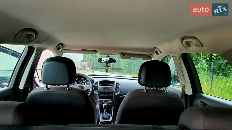 Універсал Opel Astra 2011 в Калуші