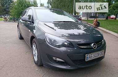 Универсал Opel Astra 2015 в Кривом Роге