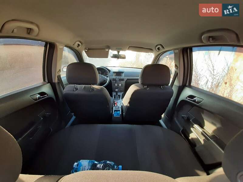 Хетчбек Opel Astra 2005 в Шептицькому