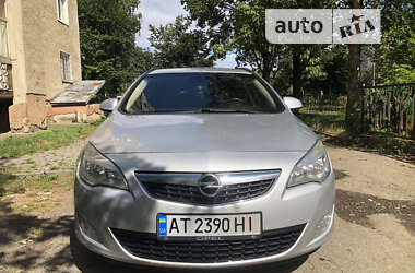 Универсал Opel Astra 2011 в Ивано-Франковске