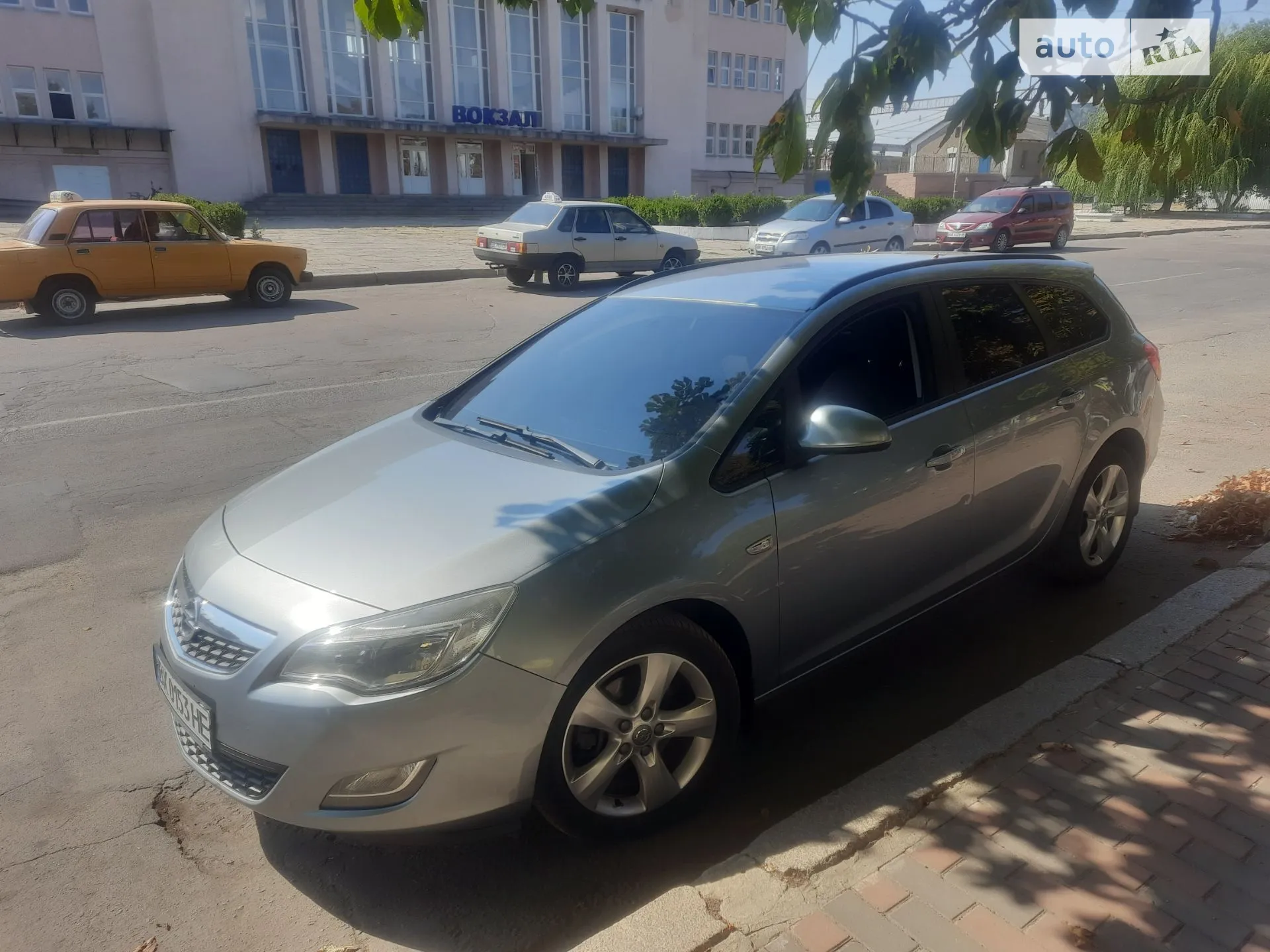 2010 Opel Astra - мініатюра 9