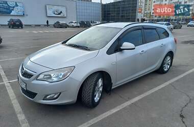Универсал Opel Astra 2011 в 