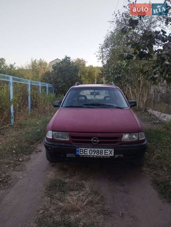 Универсал Opel Astra 1993 в Вознесенске