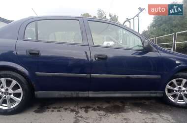 Седан Opel Astra 2005 в Сумах