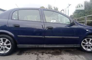 Седан Opel Astra 2005 в Сумах