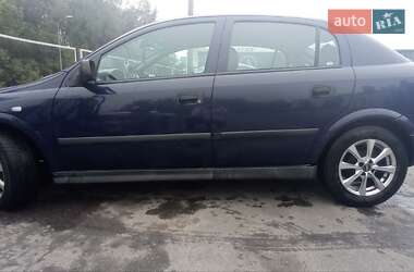 Седан Opel Astra 2005 в Сумах
