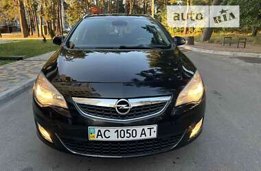 Универсал Opel Astra 2011 в 
