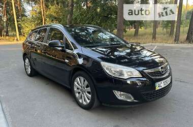 Универсал Opel Astra 2011 в 