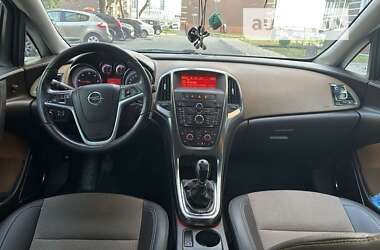 Универсал Opel Astra 2011 в 