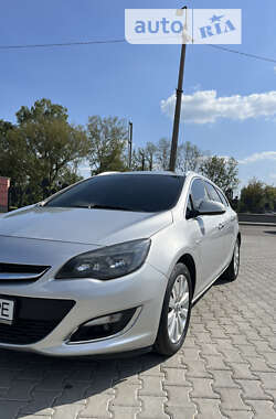 Универсал Opel Astra 2013 в Львове