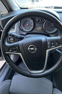 Универсал Opel Astra 2012 в 