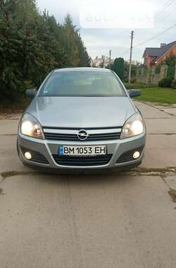 Хэтчбек Opel Astra 2004 в 