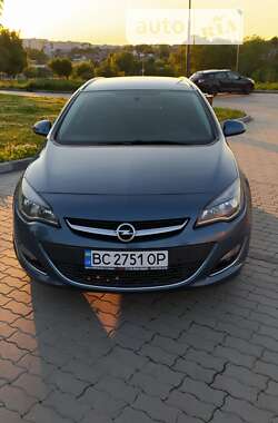 Универсал Opel Astra 2014 в Сокале