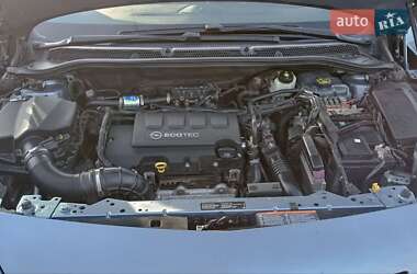 Универсал Opel Astra 2011 в 