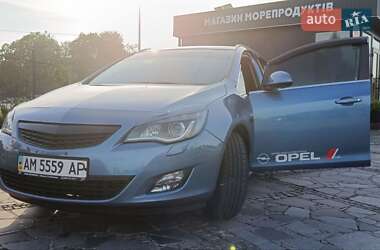 Универсал Opel Astra 2011 в 