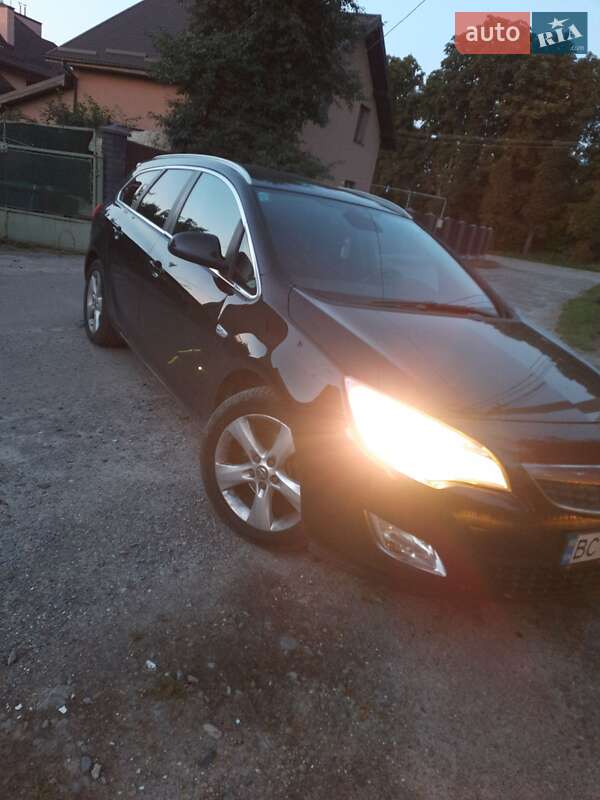 Универсал Opel Astra 2011 в Львове фото 4 Универсал Opel Astra 2011 в Львове