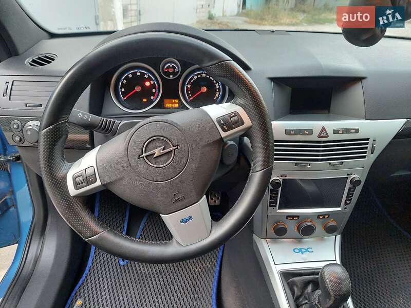 Хетчбек Opel Astra 2006 в Дніпрі