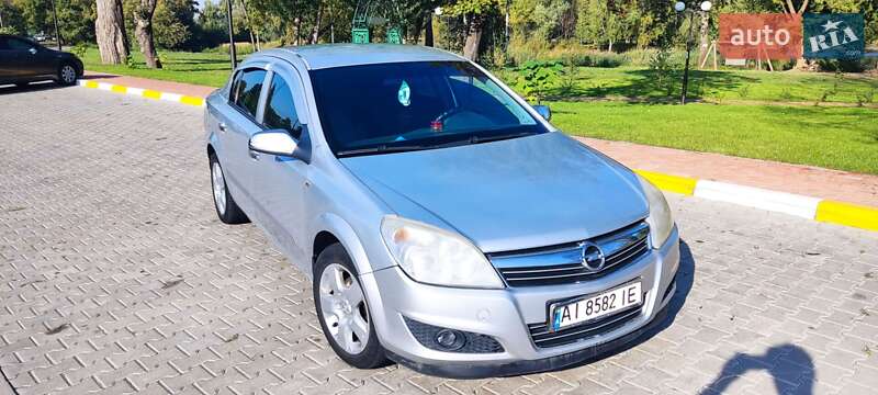 Седан Opel Astra 2008 в Дымере