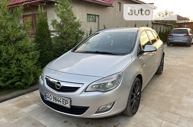 Універсал Opel Astra 2011 в Виноградові