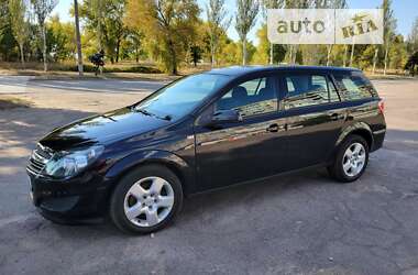 Универсал Opel Astra 2011 в 