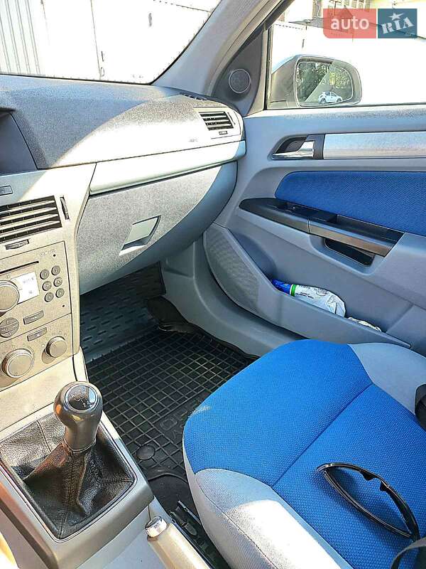Хэтчбек Opel Astra 2005 в Белой Церкви