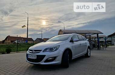 Універсал Opel Astra 2014 в Мукачевому