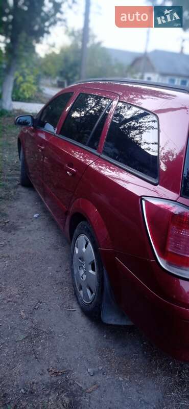 Універсал Opel Astra 2006 в Волочиську