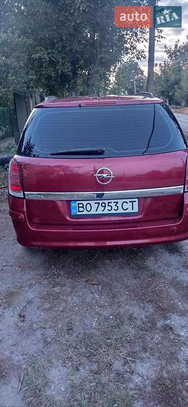 Універсал Opel Astra 2006 в Волочиську