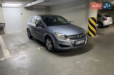 Хэтчбек Opel Astra 2010 в Мурованых Куриловцах