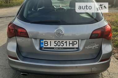 Универсал Opel Astra 2011 в Полтаве