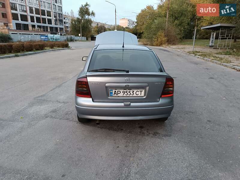 Хэтчбек Opel Astra 2003 в Запорожье