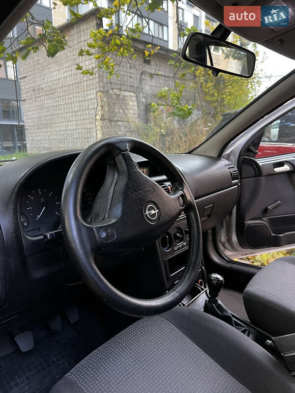 Универсал Opel Astra 2004 в Киеве
