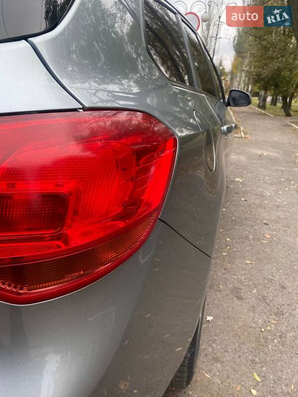 Универсал Opel Astra 2014 в Покровске