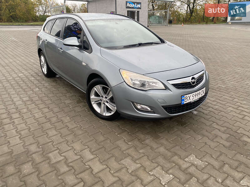 Opel Astra 2011
