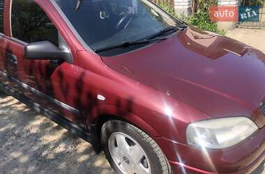 Седан Opel Astra 2006 в Долині