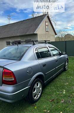 Седан Opel Astra 2004 в Рудки