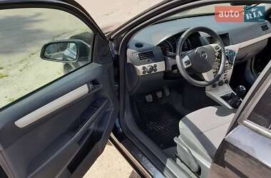 Универсал Opel Astra 2008 в Ровно