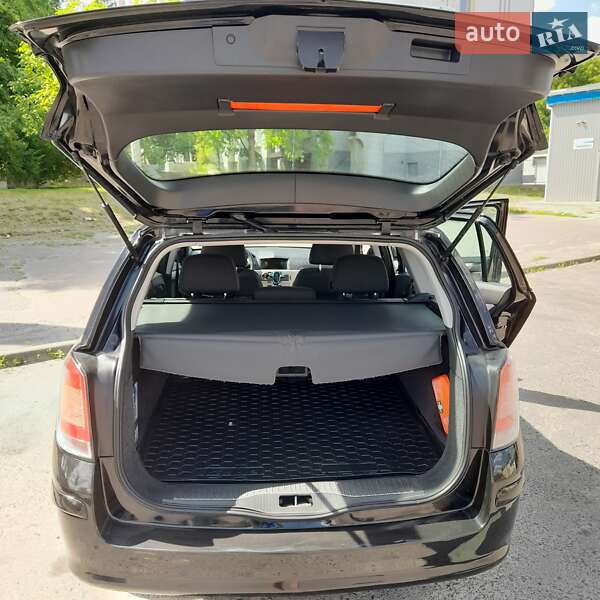 Універсал Opel Astra 2008 в Рівному