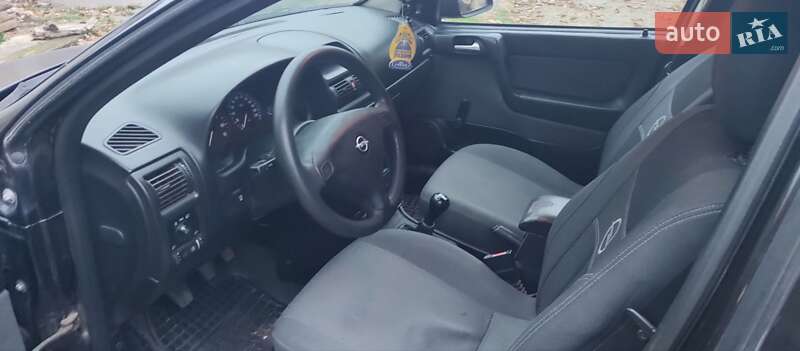 Седан Opel Astra 2006 в Вознесенске