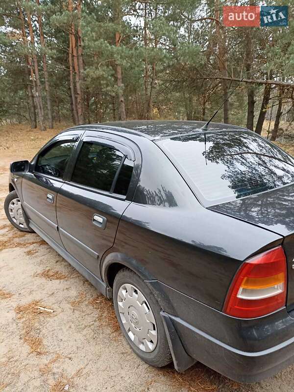Седан Opel Astra 2008 в Славуті