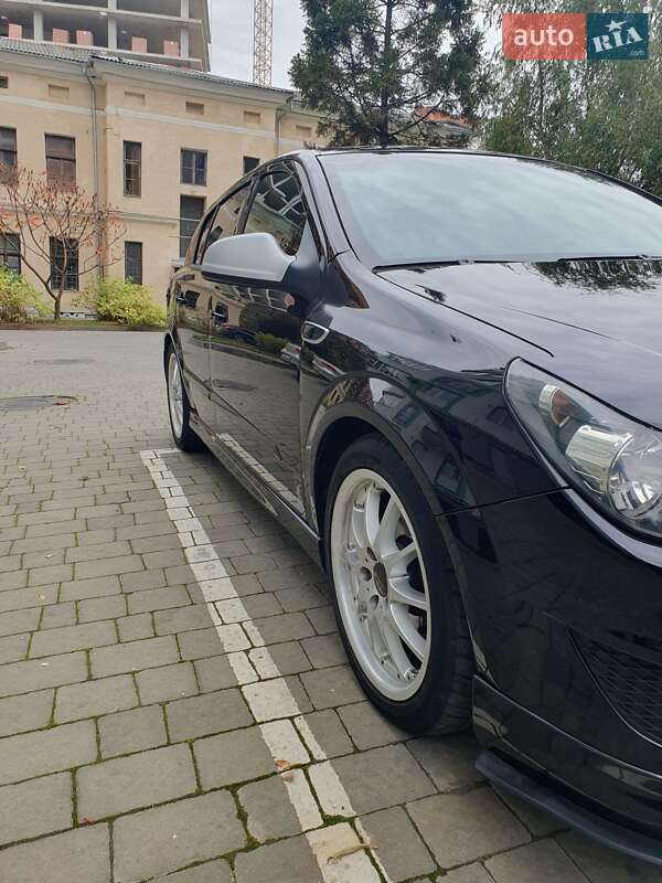 Хэтчбек Opel Astra 2011 в Ивано-Франковске