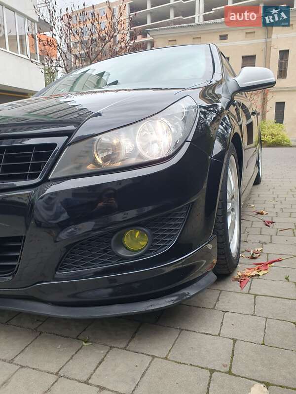 Хэтчбек Opel Astra 2011 в Ивано-Франковске