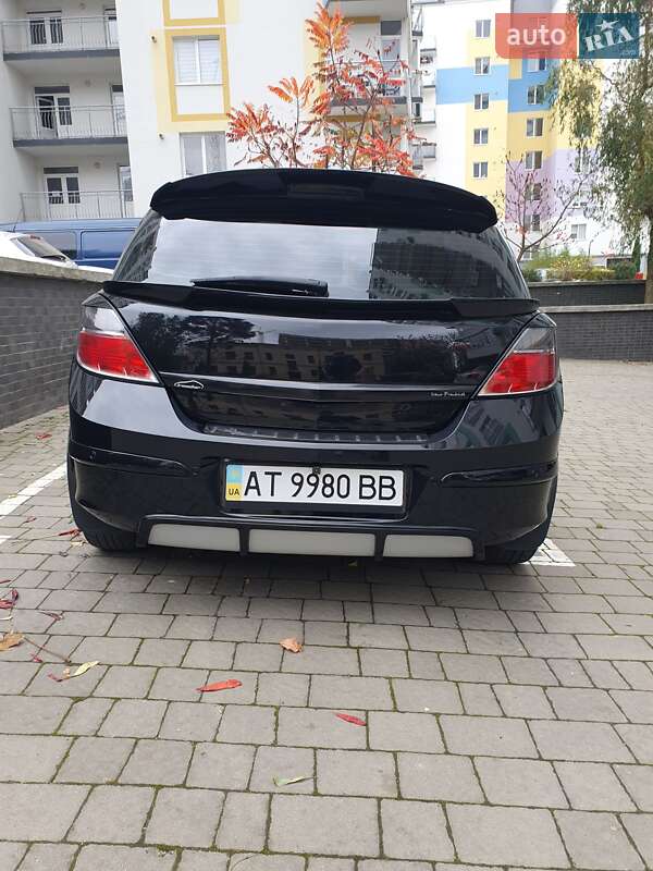 Хэтчбек Opel Astra 2011 в Ивано-Франковске