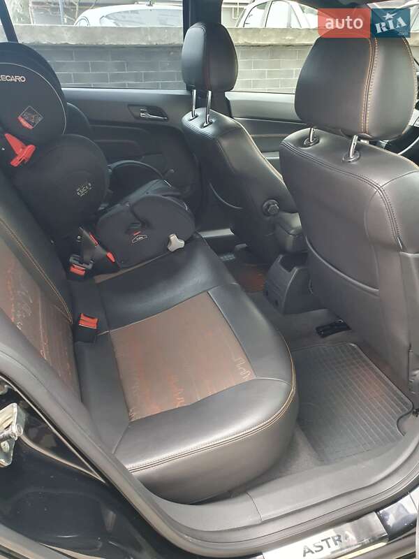 Хэтчбек Opel Astra 2011 в Ивано-Франковске